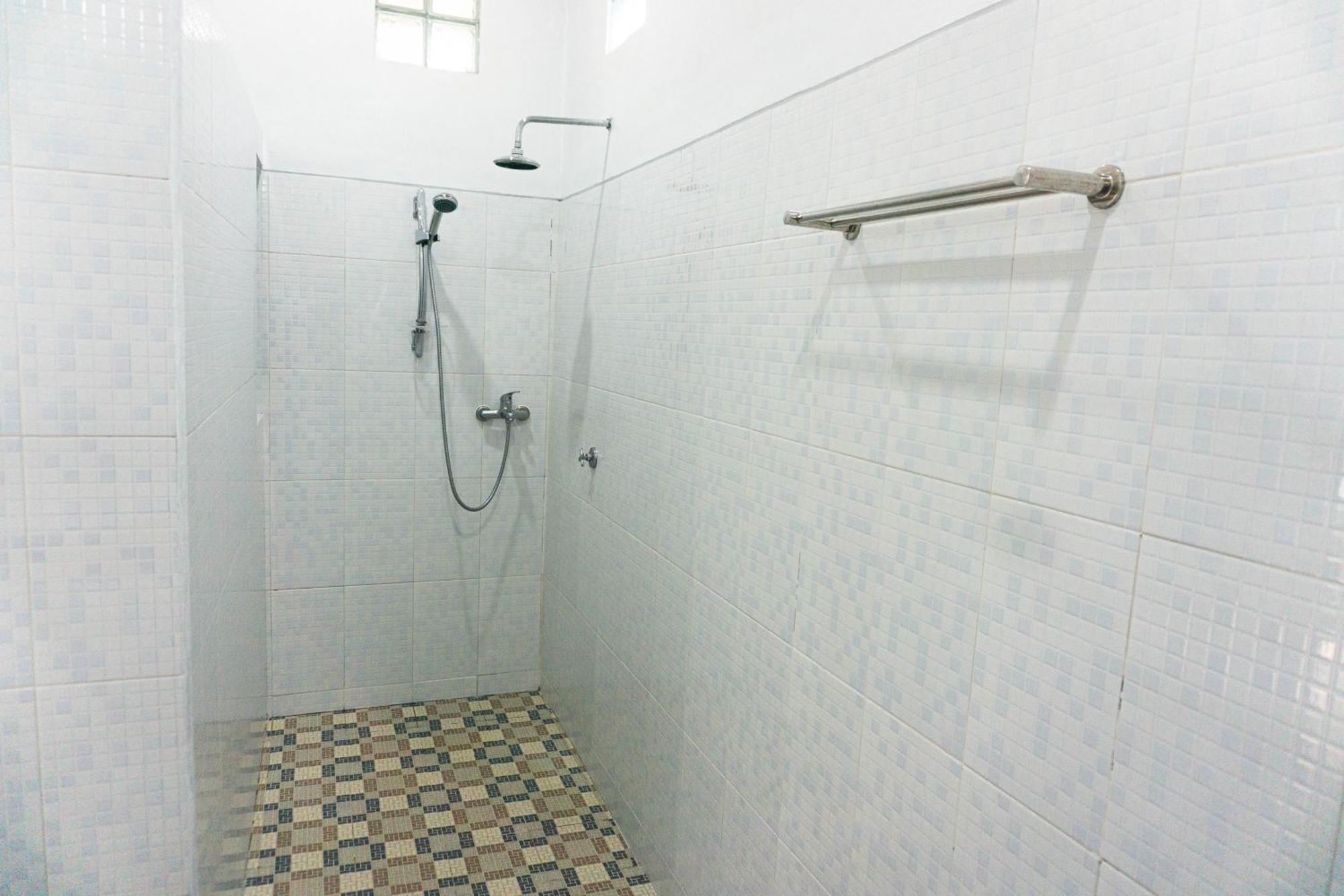 Srinadi Guest House Lovina Экстерьер фото